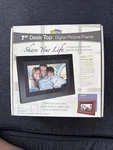 Giinii 7 Desk Top Digital Picture Frame. Fixed Price $18.98.