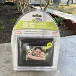 Giinii 3.5" Digital Picture Frame Black Works With Memory Card Mini Usb Port. Fixed Price $14.99.