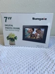 Sungale DPF710 7" Tft Lcd Digital Photo Frame Black Usb Calendar Clock Slideshow. Fixed Price $45.00.