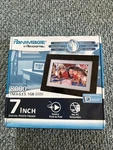 Pandigital 7INCH Photo Frame Stores Up 8000 Images + Remote New. Fixed Price $20.00.