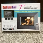 New Sungale 7" PF-701 Digital Photo Picture Frame Black Hi-res W/ Remote. Fixed Price $24.99.