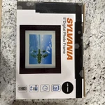 Sylvania SDPF808 8INCH Digital Picture Frame - Cherry Wood. Fixed Price $20.00.