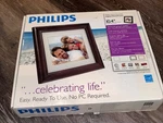Philips Home Essentials Digital Photoframe 10.4" Lcd SPF3400C/G7 Picture. Fixed Price $69.99.