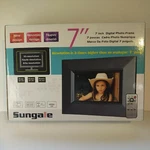 Sungale PF-701 7-INCH Digital Photo Frame Tested Open Box No Remote. Fixed Price $19.00.