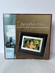 Gpx Digital Photo Frame 7" Color Display Built-in Memory & Expandable Card Slots. Fixed Price $17.30.