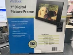Winbook Digital Photo 7" Picture Frame Jpeg Display. Fixed Price $39.99.